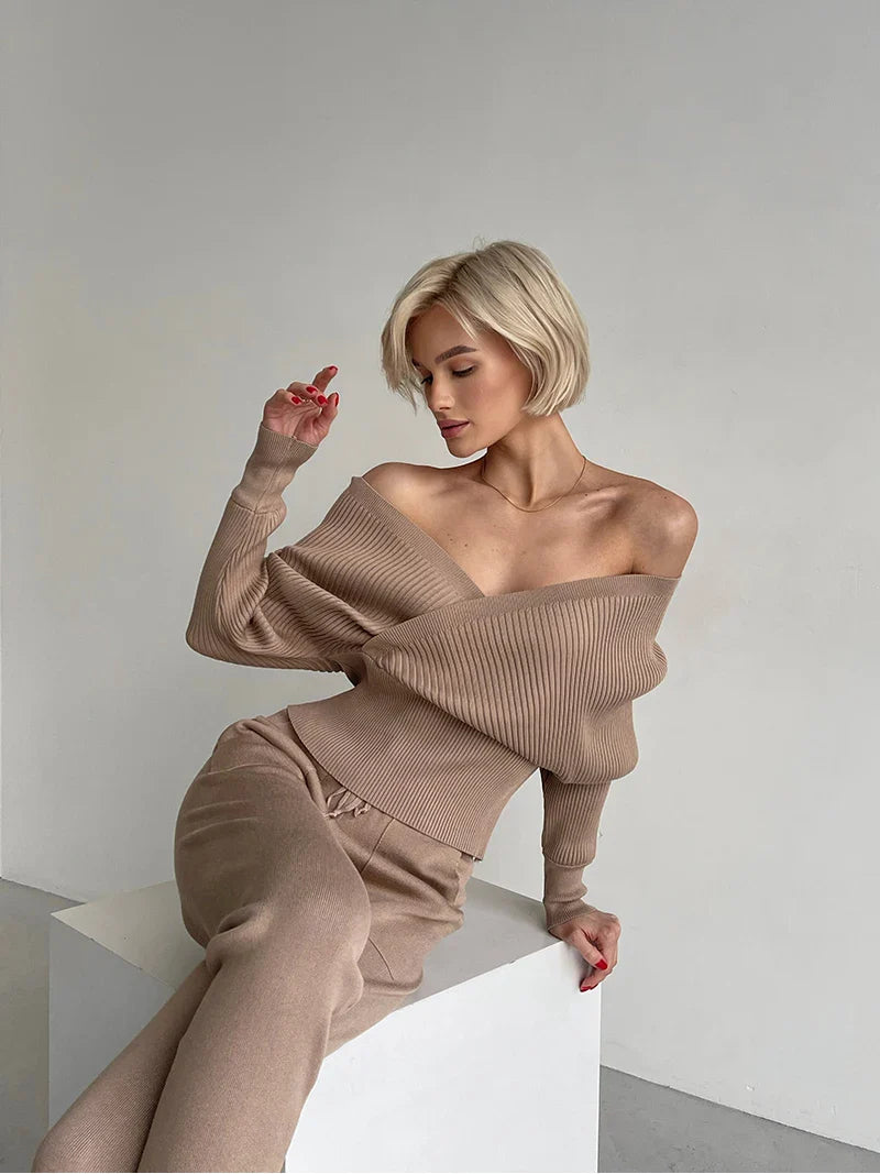 Ensemble tricoté deux pièces à épaules dénudées et sexy - Douceur Séduisante