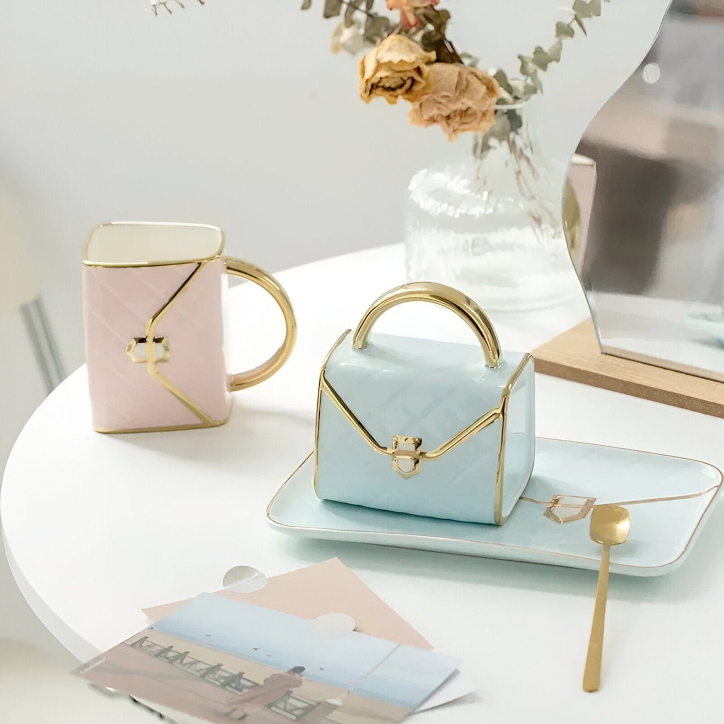 Ensemble Chic de Tasses Sac à Main