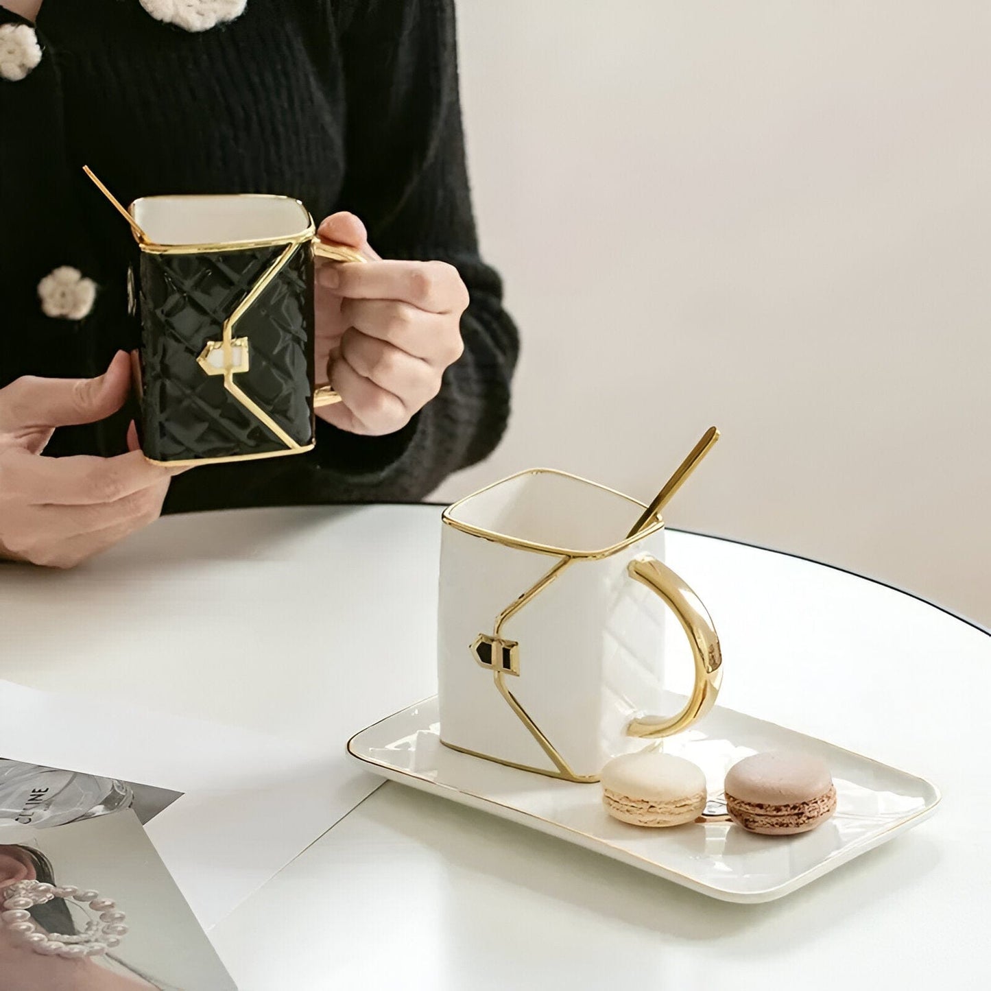 Ensemble Chic de Tasses Sac à Main