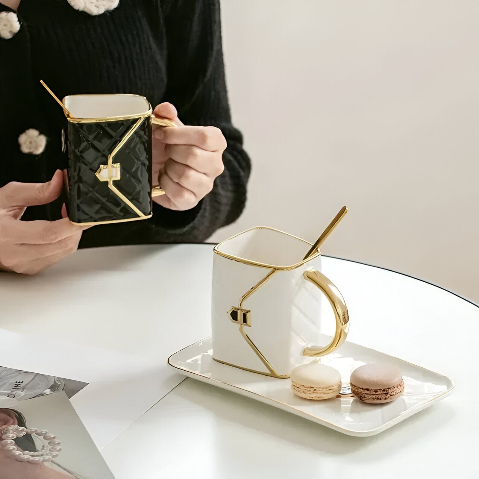Ensemble Chic de Tasses Sac à Main
